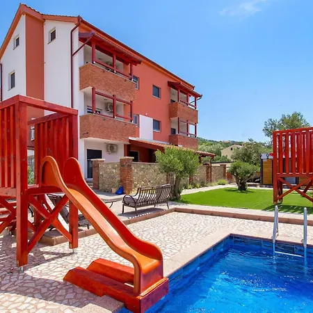 2 Bedroom In Apartment *